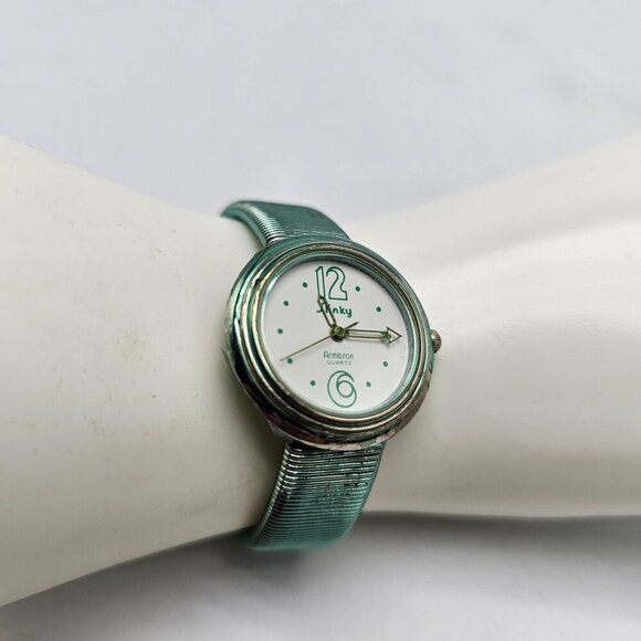 Vintage Slinky Armitron Green Wristwatch With Stainless Steel Back - Picture 2 of 5